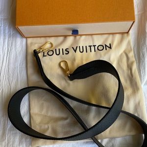 louis vuitton black leather strap